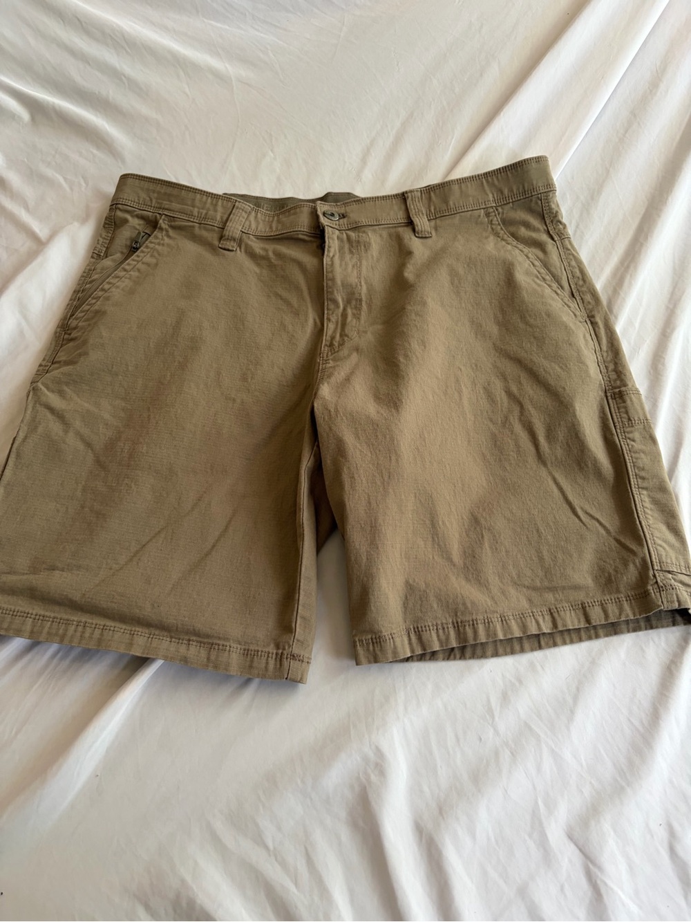 Weatherproof Men's Tan Flat-Front Shorts Size 38